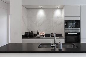 Unit 1 - Stylish Smart Home with Private Parking