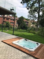 Unit 1 - Stylish Smart Home with Private Parking