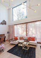 Unit 4 - Spacious Smart Home Triplex Private Garden & Parking