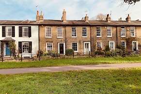 The Midsummer Common - Modern & Spacious 2bdr House With Garden