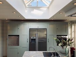 The Midsummer Common - Modern & Spacious 2bdr House With Garden
