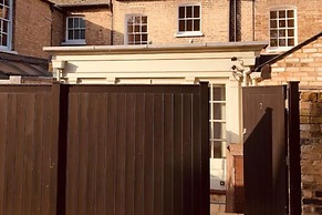 The Midsummer Common - Modern & Spacious 2bdr House With Garden