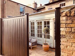 The Midsummer Common - Modern & Spacious 2bdr House With Garden