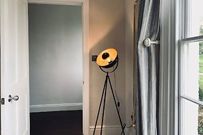 The Midsummer Common - Modern & Spacious 2bdr House With Garden