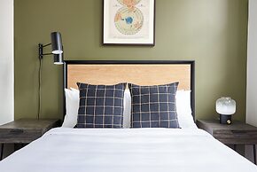 Kasa Cadillac Square Detroit