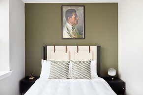 Kasa Cadillac Square Detroit