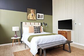 Kasa Cadillac Square Detroit