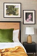 Kasa Cadillac Square Detroit