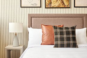 Kasa Cadillac Square Detroit