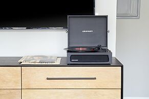 Kasa Cadillac Square Detroit