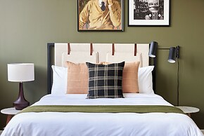 Kasa Cadillac Square Detroit