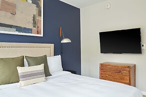 Kasa Cadillac Square Detroit