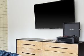 Kasa Cadillac Square Detroit