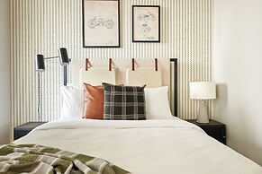 Kasa Cadillac Square Detroit