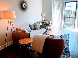 Luxury Suites - Heart of Beverly Hills