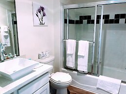 Luxury Suites - Heart of Beverly Hills
