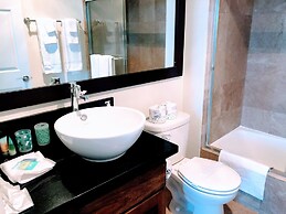 Luxury Suites - Heart of Beverly Hills