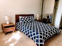 Luxury Suites - Heart of Beverly Hills
