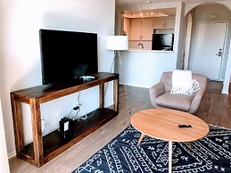 Luxury Suites - Heart of Beverly Hills