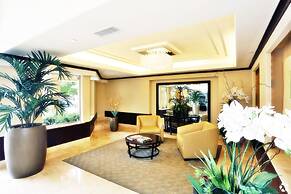 Luxury Suites - Heart of Beverly Hills