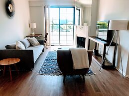 Luxury Suites - Heart of Beverly Hills