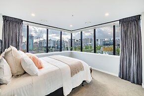 Luxe In The City w Two Car Parks