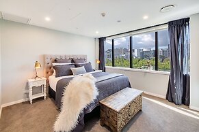 Luxe In The City w Two Car Parks