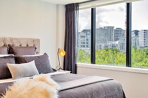 Luxe In The City w Two Car Parks