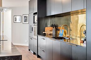 Luxe In The City w Two Car Parks