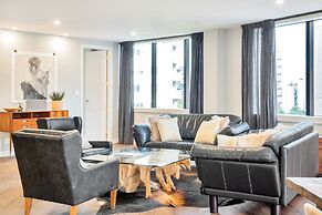 Luxe In The City w Two Car Parks