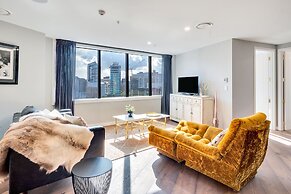 Luxe In The City w Two Car Parks