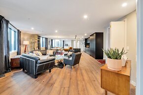 Luxe In The City w Two Car Parks