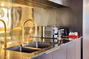 Luxe In The City w Two Car Parks