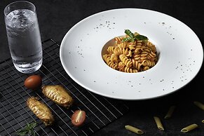 Holiday Inn Guangzhou South Lake by IHG