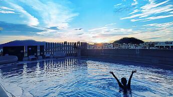 Holiday Inn Guangzhou South Lake by IHG