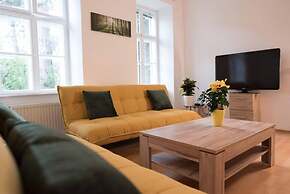 Blueberry Living City Apartment