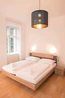 Blueberry Living City Apartment