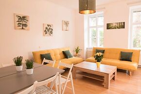 Blueberry Living City Apartment