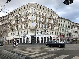 Blueberry Living City Apartment