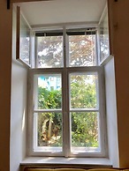 Blueberry Living City Apartment