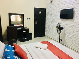 Perch Hotel And Suites