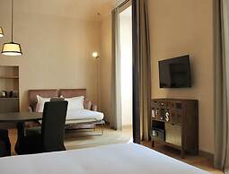 Opera 35 Boutique Hotel