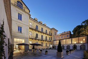 Opera 35 Boutique Hotel