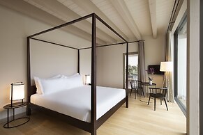 Opera 35 Boutique Hotel