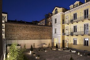 Opera 35 Boutique Hotel