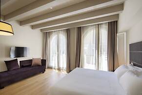 Opera 35 Boutique Hotel