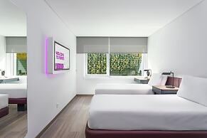 YOTEL Porto