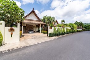 Champagne Pool Villa