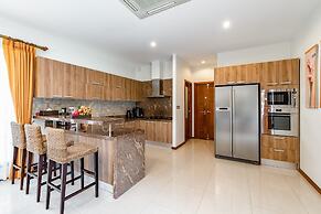 Champagne Pool Villa