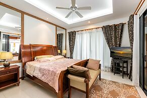 Champagne Pool Villa